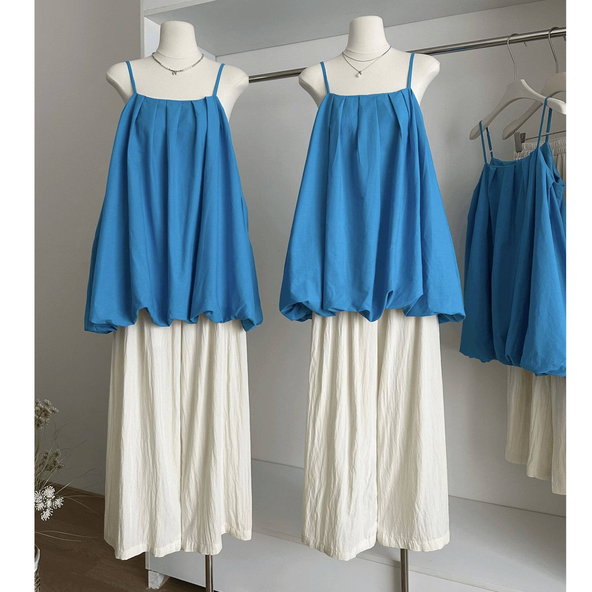 2026年设计感蓝色花苞吊带背心女夏季宽松休闲裤阔腿裤韩系两件套