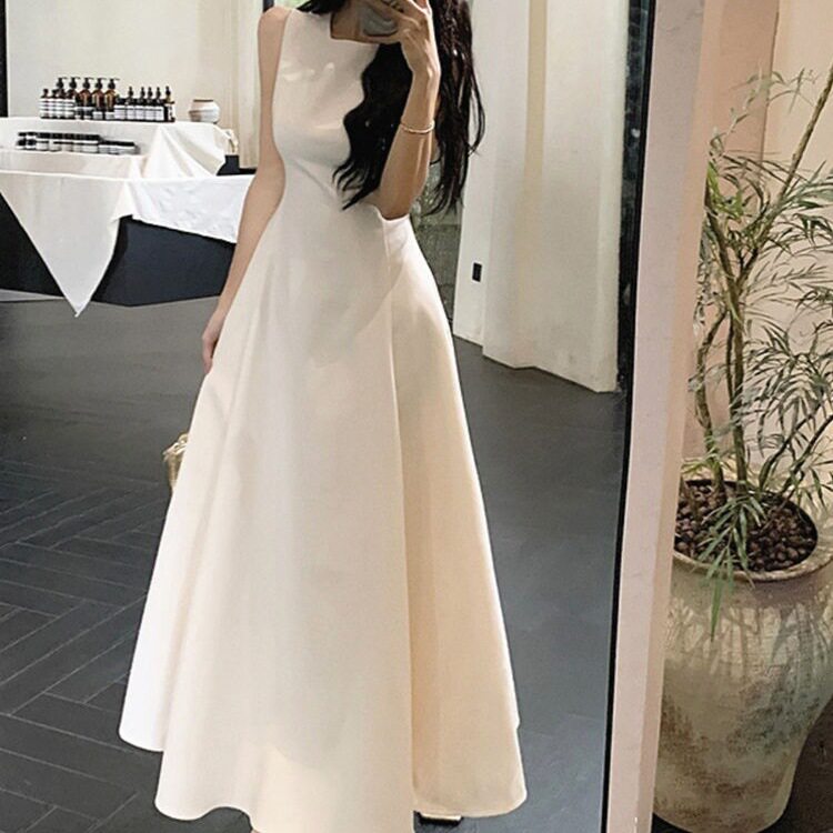 白色连衣裙子女夏季2026新款法式气质高级感无袖背心收腰显瘦长裙