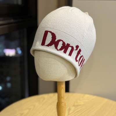 高级感字母滑雪内盔帽