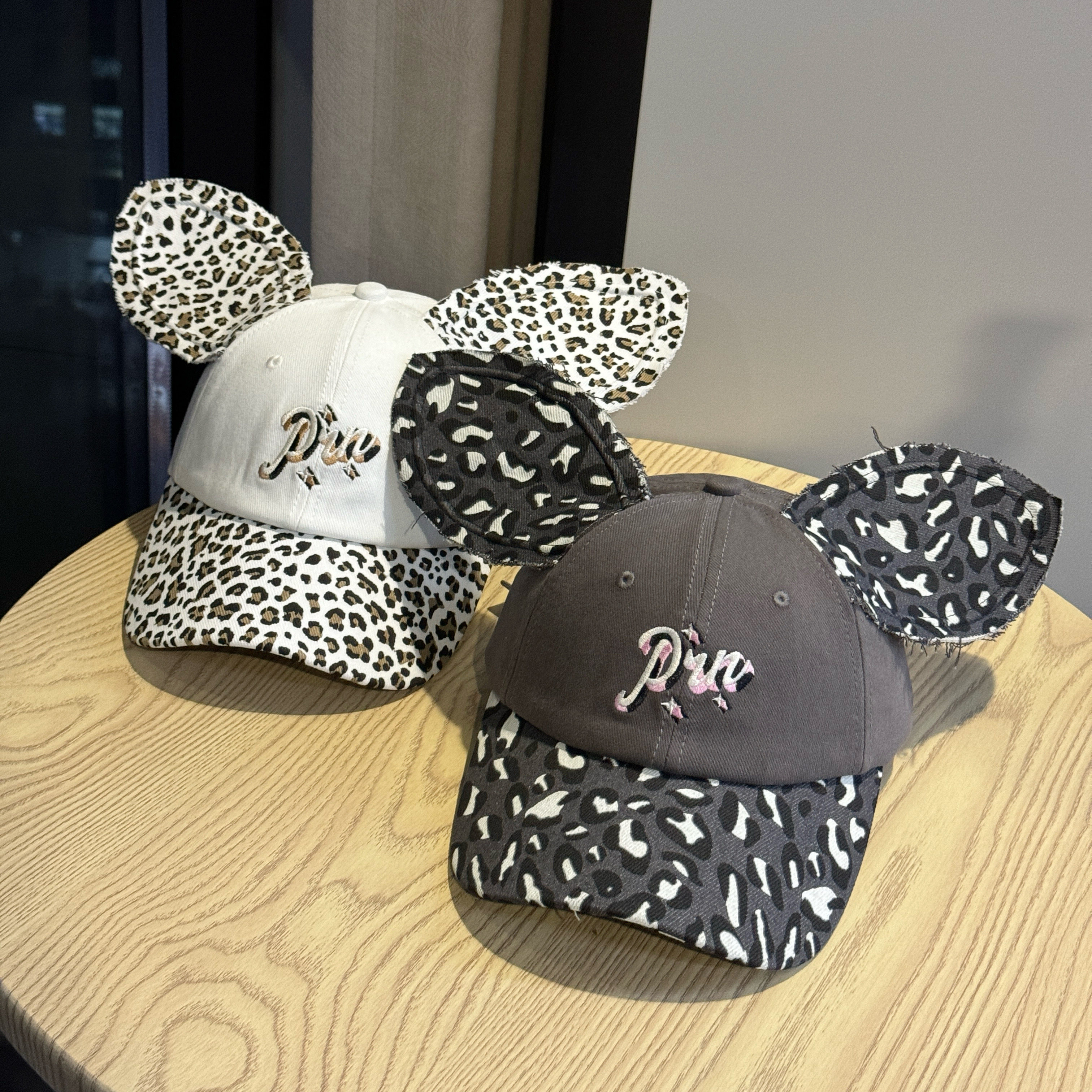 新款个性复古卡通小熊兔子耳朵棒球帽子男女遮阳豹纹休闲鸭舌帽潮