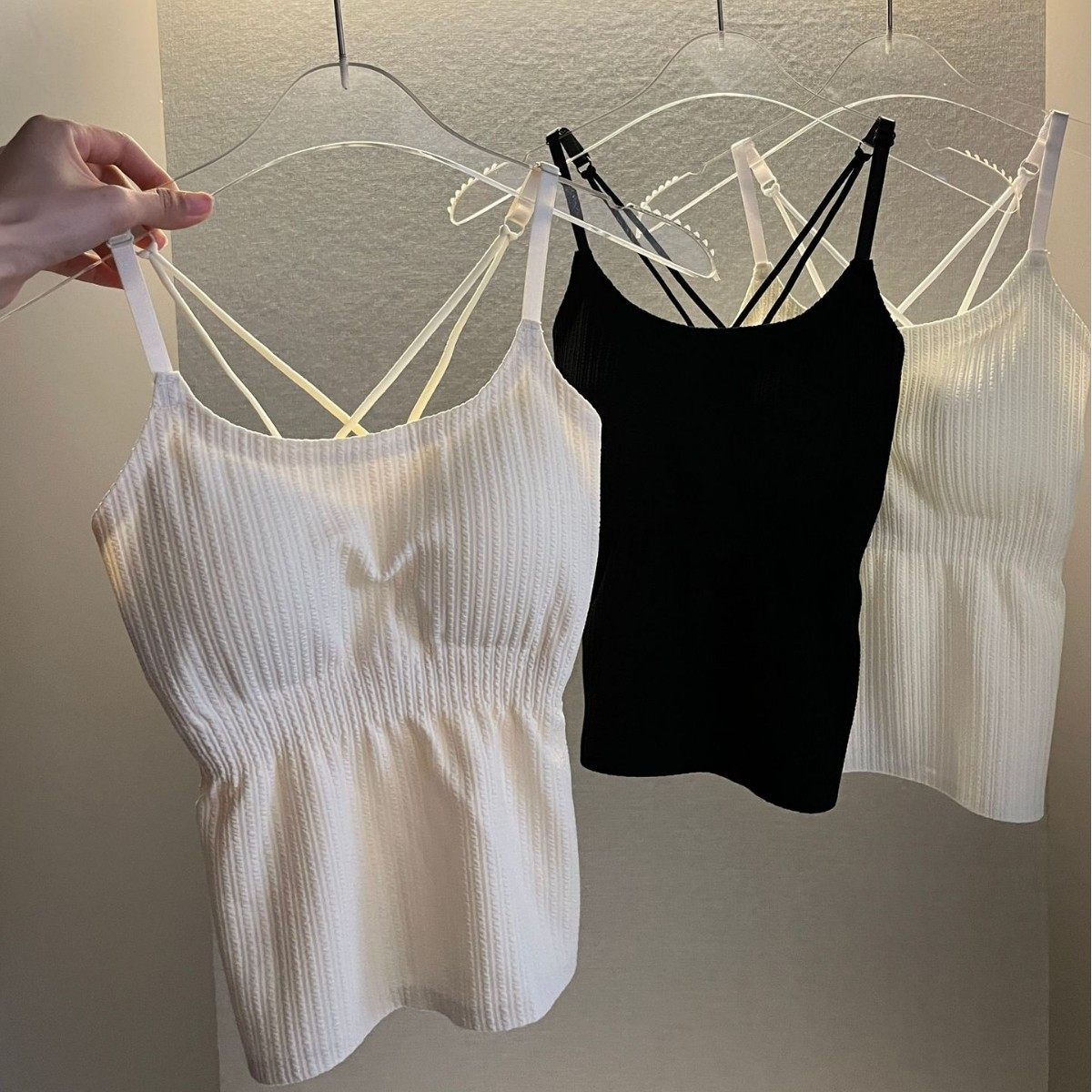 条纹显瘦打底吊带背心抖音爆款褶皱收腰带胸垫外穿打底美背吊带女