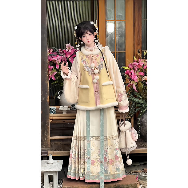 明制汉服女立领琵琶袖对襟袄加绒比甲织金马面裙国风套装日常女冬