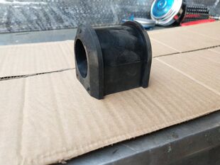 柳汽乘龙霸龙配件东风柳汽乘龙H7H5M5M7前桥平衡杆稳定杆胶套胶垫