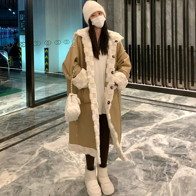 时尚设计感外套中长款女秋冬皮毛一体正反两穿羊羔绒连帽加厚大衣