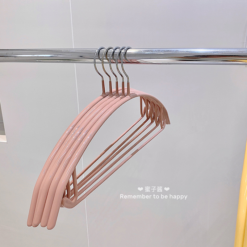 尤物少女无痕晾衣架奶酪色金属半圆宽肩防肩角防滑衣挂宿舍挂钩