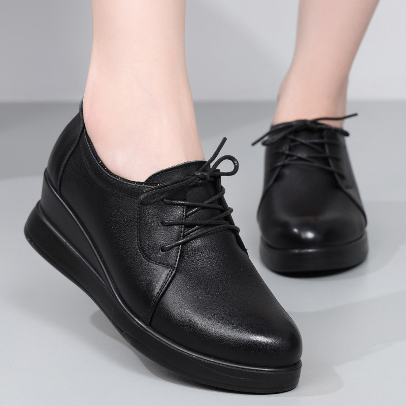 牛皮软底妈妈鞋真皮春秋款中年皮鞋女坡跟舒适女鞋中老年单鞋大码