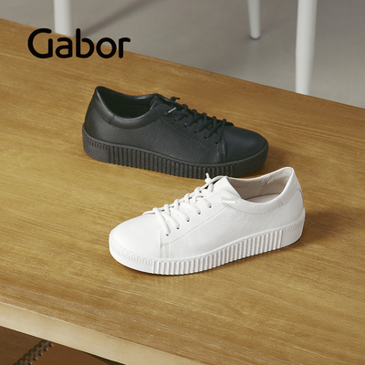 经典时尚平跟深口休闲鞋