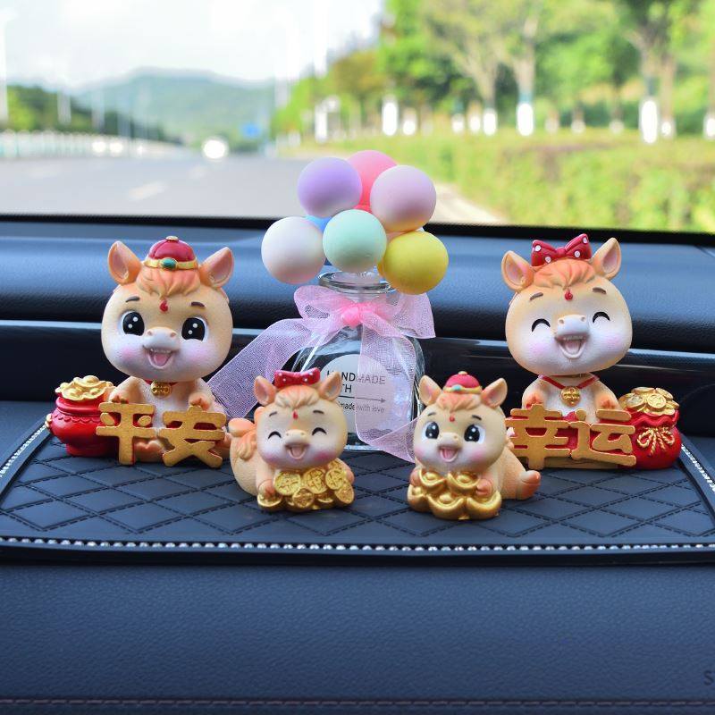 汽车摆件摇头马车载中控台装饰生肖马年吉祥物车上内饰新款车用品