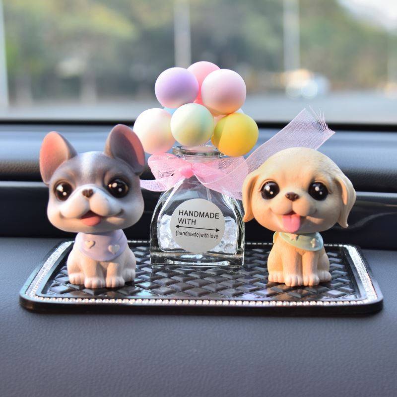 汽车饰品名犬摆件摇头小狗车载车内可爱狗狗高档车上装饰用品