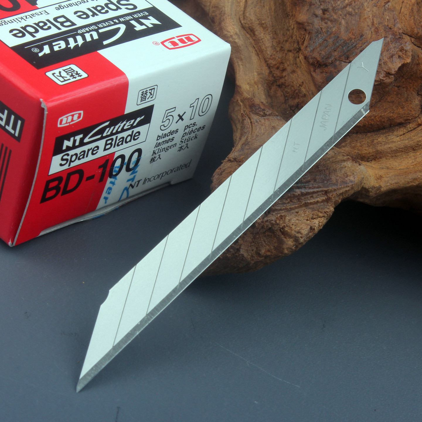 日本原装NT BD-100美工刀片 30度尖锐小号精细切割50片装非常锋利