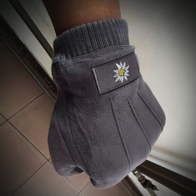 鹿皮绒冬季黑色铁十字元素