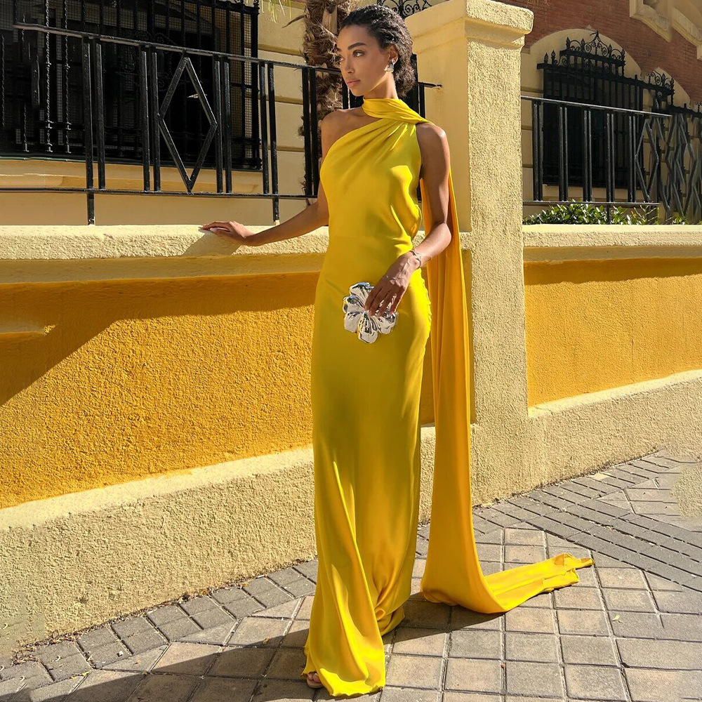 Sexy backless spicy girl slim fit dress 性感露背修身连衣裙