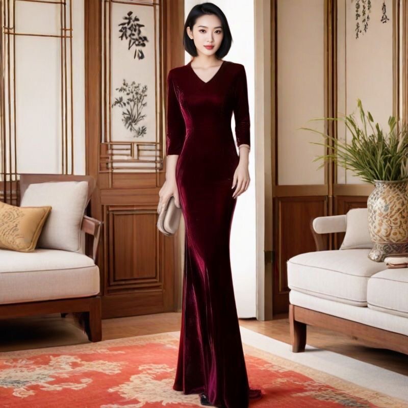 丝绒长袖婚宴妈妈装晚礼服女2025新款高端鱼尾喜婆婆裙主持裙秋冬