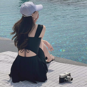 黑色裙式连体显瘦遮肚泳衣女小胸