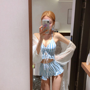 ins风小胸聚拢比基尼分体2023新款爆款三件套泳衣女海边夏纯欲风