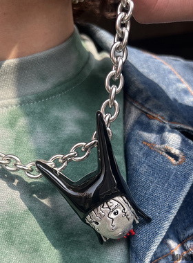 黑色恶魔角半立体人像嘻哈项链