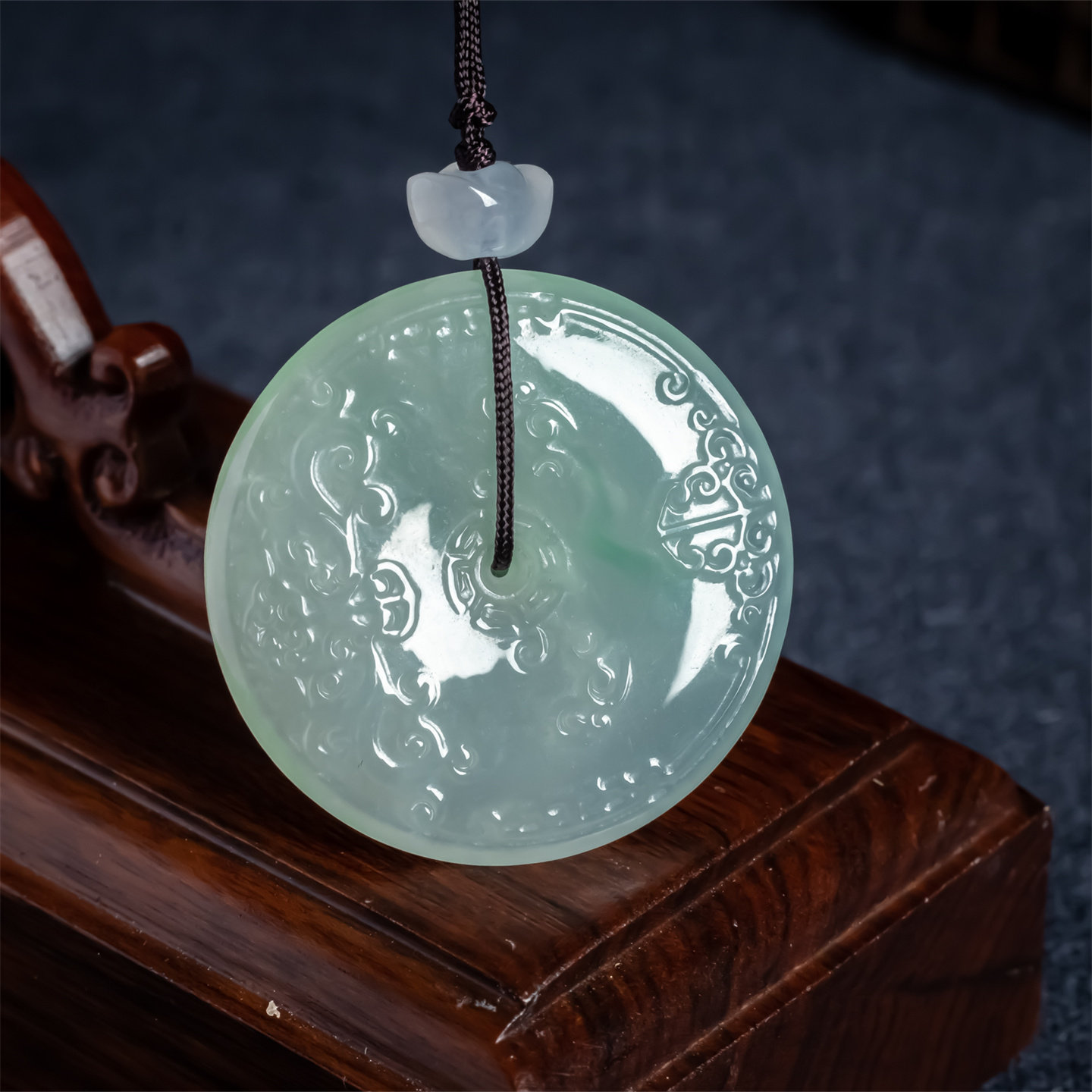 缅甸天然翡翠a货冰糯种浅绿仿古平安扣吊坠男女款平安如意挂件