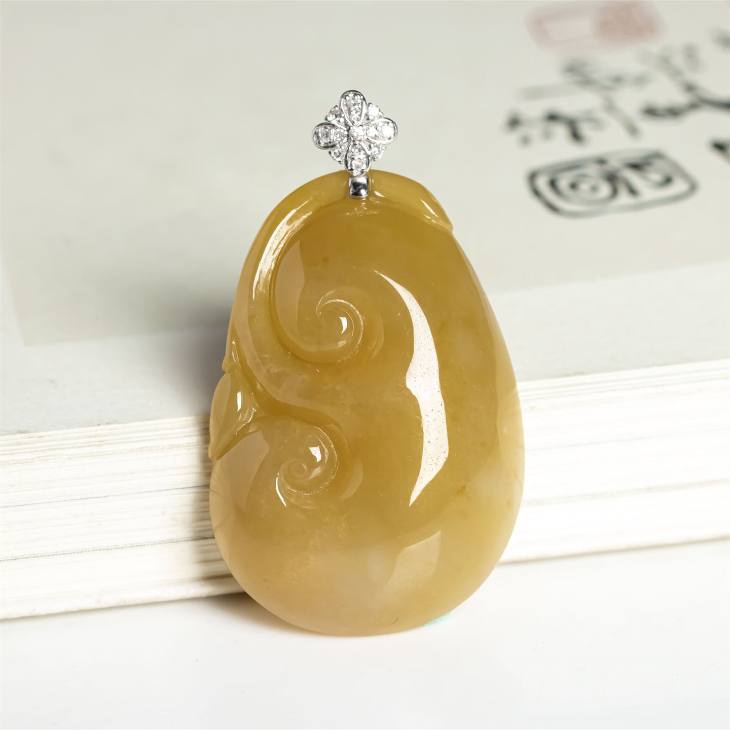 缅甸天然翡翠A货老坑冰种黄翡吉祥如意吊坠18K冰黄大吉大利挂件