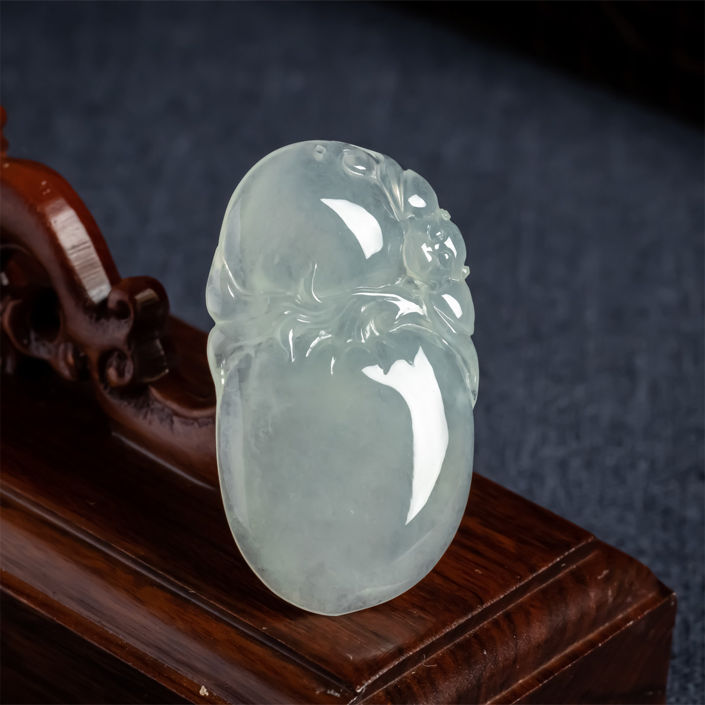 缅甸天然翡翠a货冰种灵猴献寿如意吊坠男女款福瓜福在眼前挂件