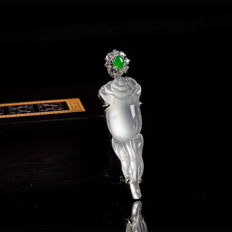 缅甸天然翡翠a货高冰种冰透起光玫瑰光如意吊坠 18K金翡翠花挂件