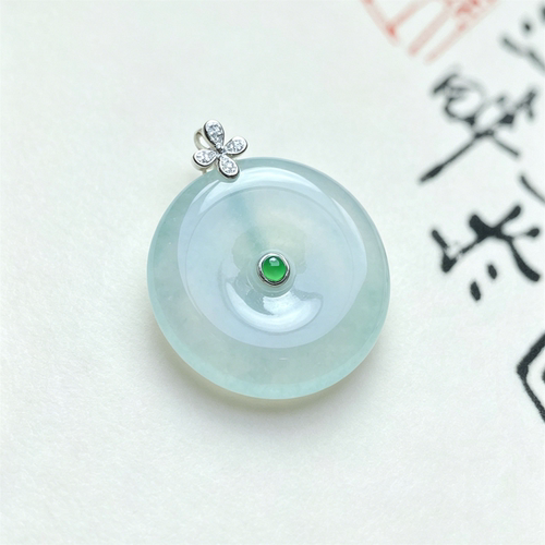 翠贵人18K冰种晴绿平安扣吊坠