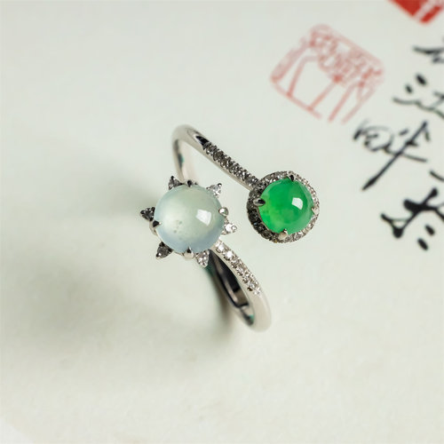 翠贵人18K阳绿双色戒面女款戒指