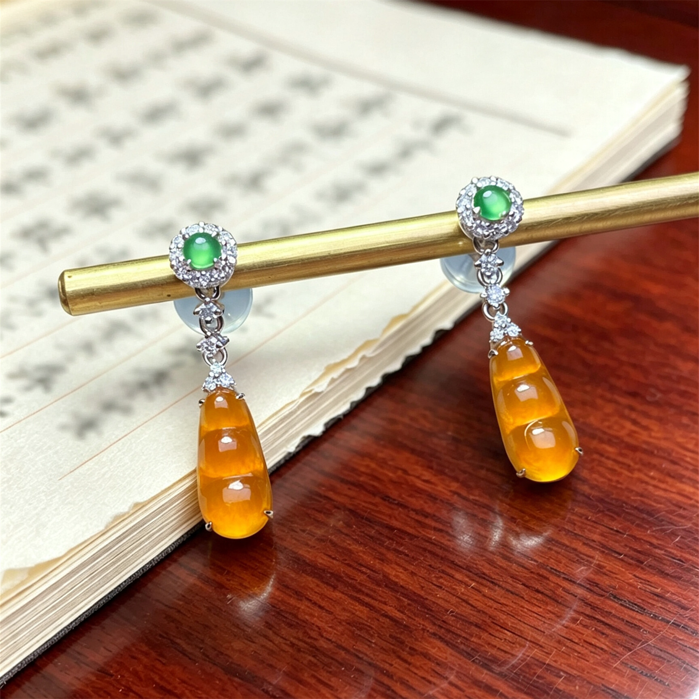 翠贵人18K冰种红黄翡四季豆吊坠