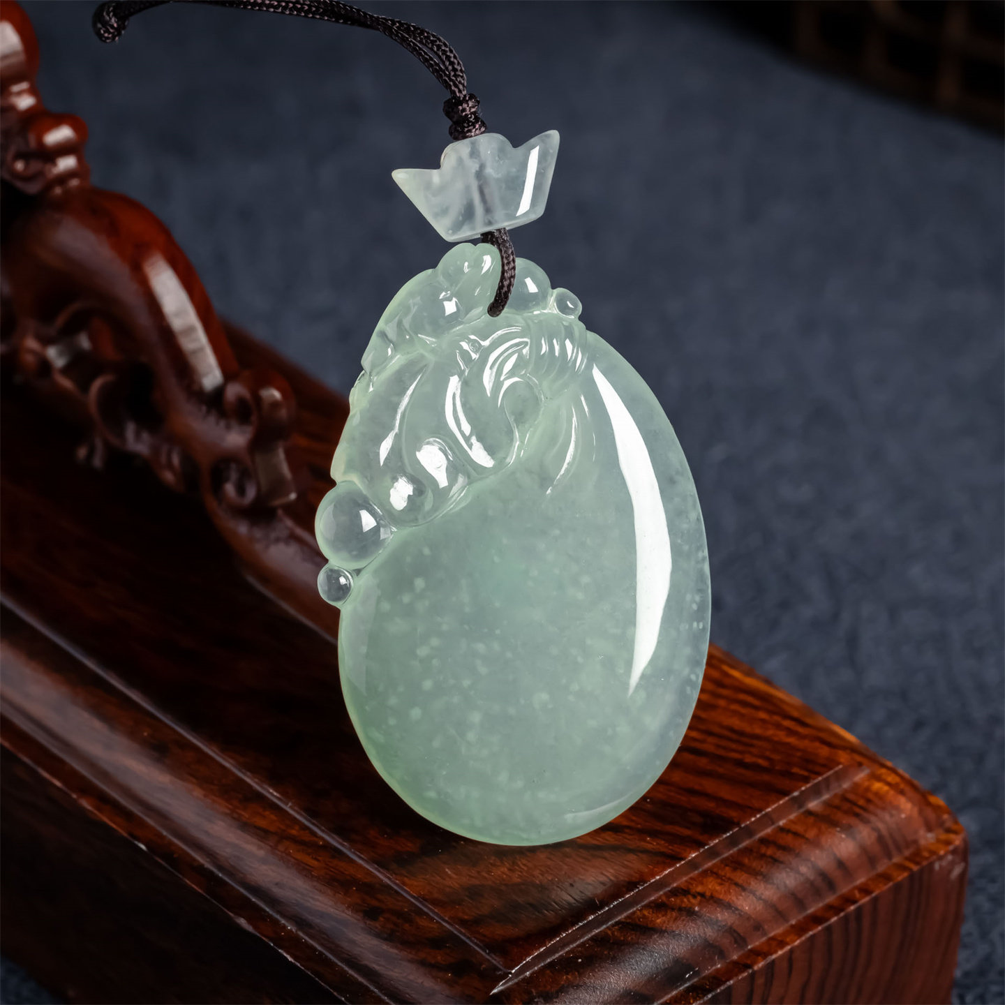 缅甸天然翡翠A货冰种晴绿钱袋如意吊坠男女款毛衣链代代有钱挂件