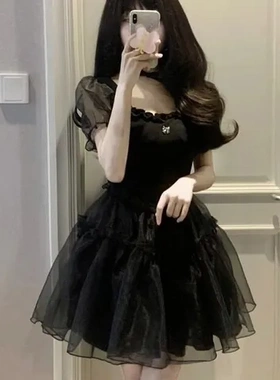 风女法式纯连衣裙设计感小众黑色复古初恋泡泡袖欲小黑裙显瘦春秋
