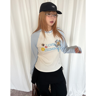 打底衫 T恤撞色条纹修身 aliens外星沙龙复古胸花印花长袖 local