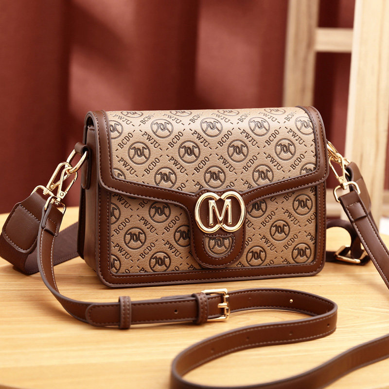 高级感包包女2023新款单肩斜挎包2022小众轻奢品牌女包夏天小包包