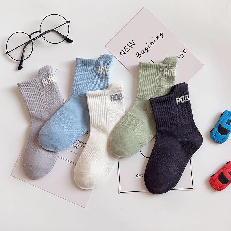 爱嘀嗒儿童袜子秋冬季透气吸汗韩版学院嘻哈风带字母男宝中高筒袜