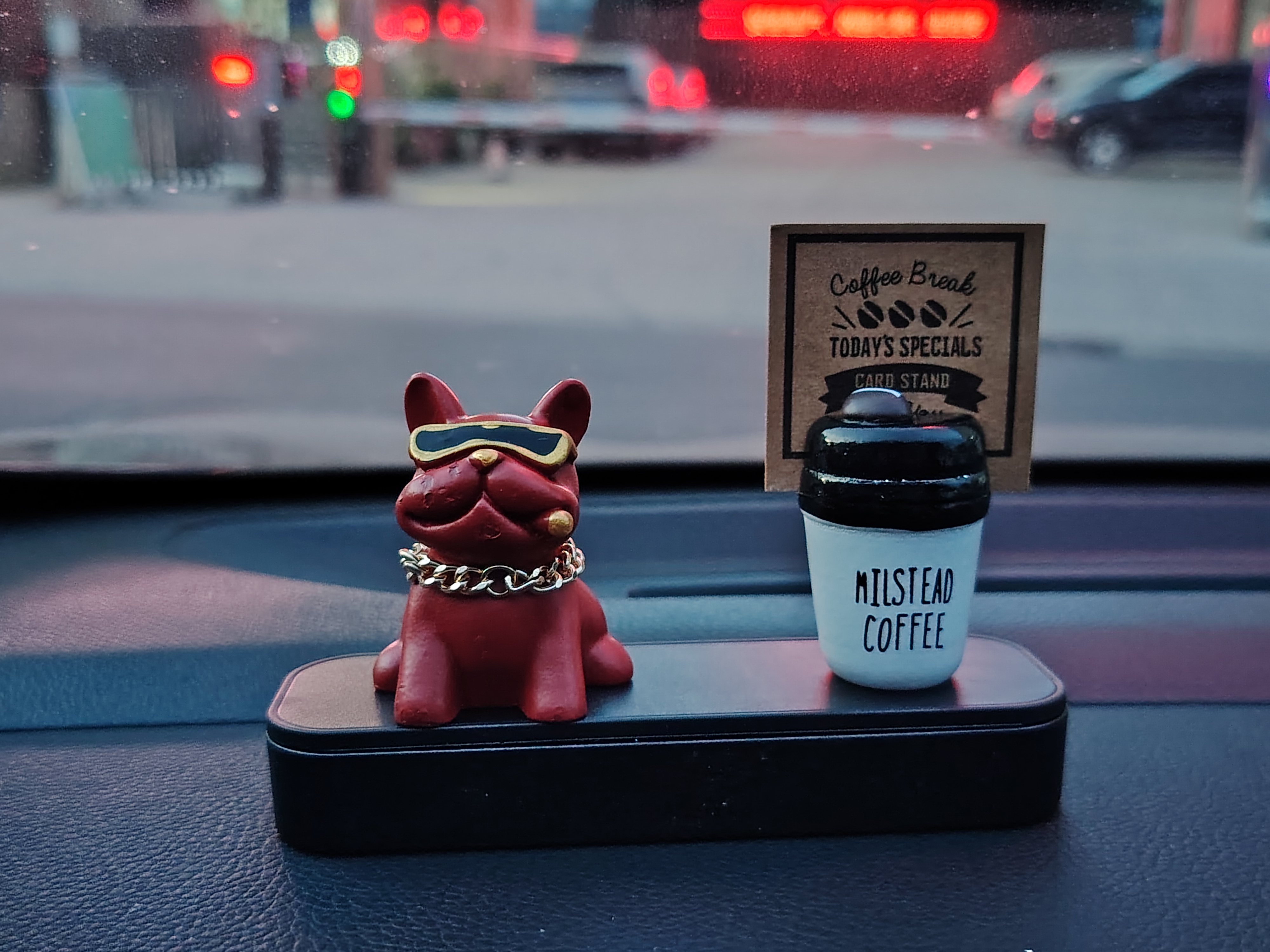 土豪法斗狗车载临时停车电话号码牌汽车装饰用品车用挪车牌移车卡