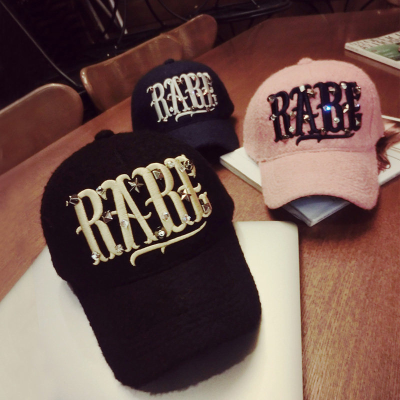 毛呢秋冬款 字母黑色鸭舌帽 时尚休闲风可调节帽子休闲帽