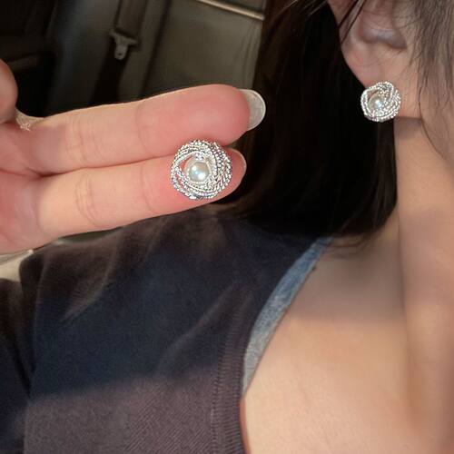 法式小香风缠绕珍珠耳钉女轻奢高级感气质大气耳环独特漂亮耳饰