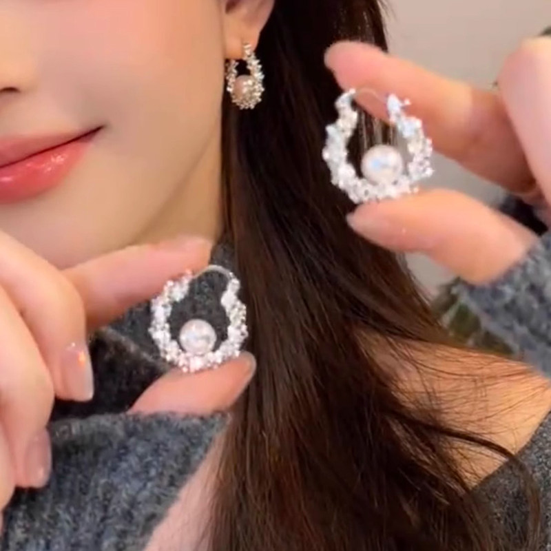 碎银子耳圈圆形珍珠锆石耳环女精致小巧百搭气质耳扣耳钉2025新款