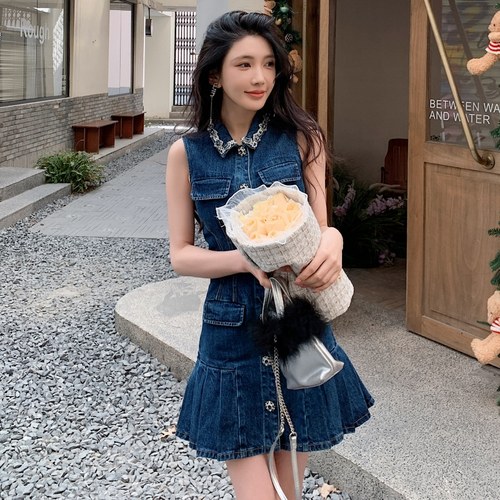 miu里miu气穿搭牛仔蓝连衣裙