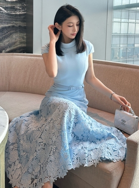 春季新款女装法式高级感温柔风蓝色蕾丝拼接修身收腰气质连衣裙子
