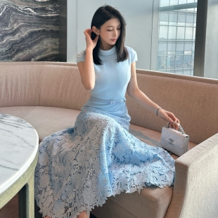 高级感温柔风蓝色蕾丝拼接修身 春季 法式 女装 收腰气质连衣裙子 新款