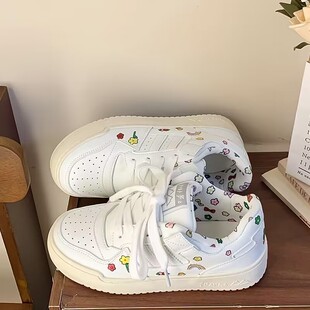 青岛福客来源头工厂小白鞋女2026春季新款学生鞋子女厚底板鞋百搭