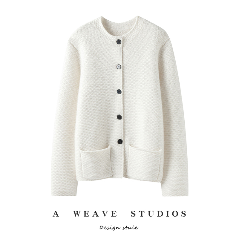 自带迷人气质！女士圆领单排扣针织开衫100纯羊绒衫2025冬季新款