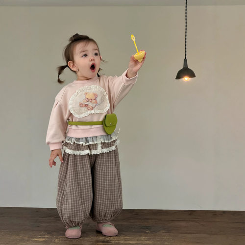 儿童服装2026新款宝宝秋款衣服韩版童装女童贴布卫衣格子长裤套装