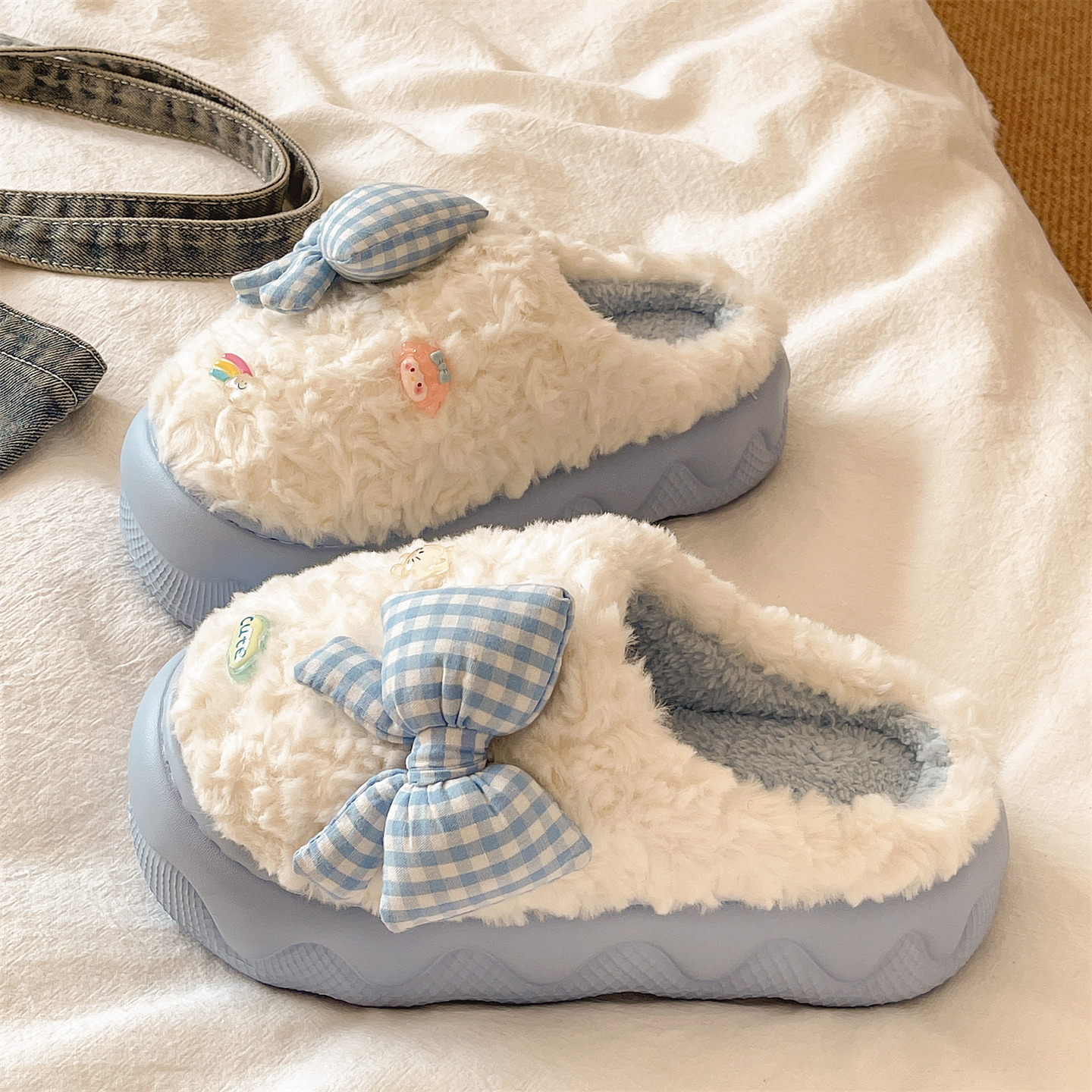 俏绘可爱厚底防滑蝴蝶结毛毛鞋