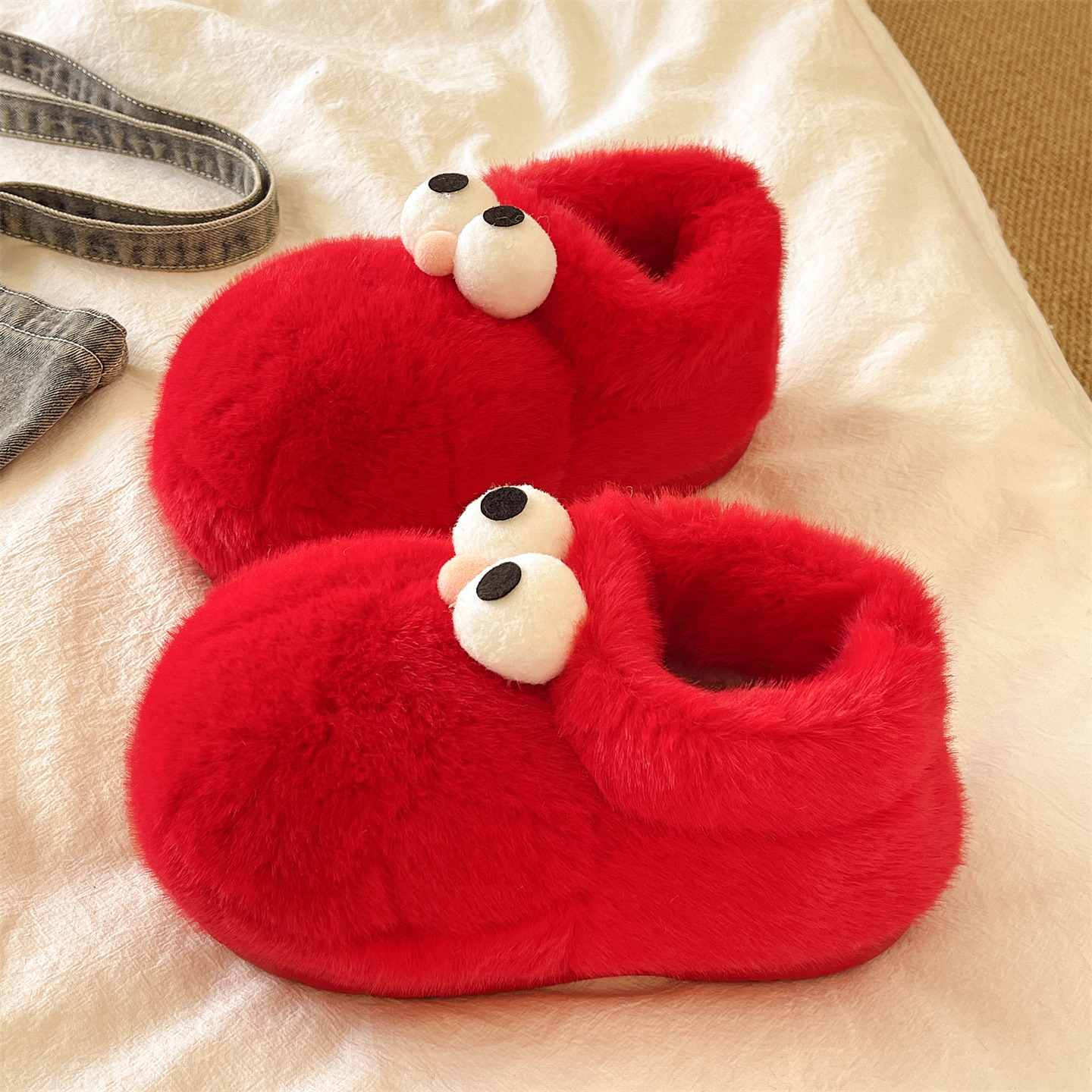 俏绘可爱红色大眼睛包跟棉拖鞋