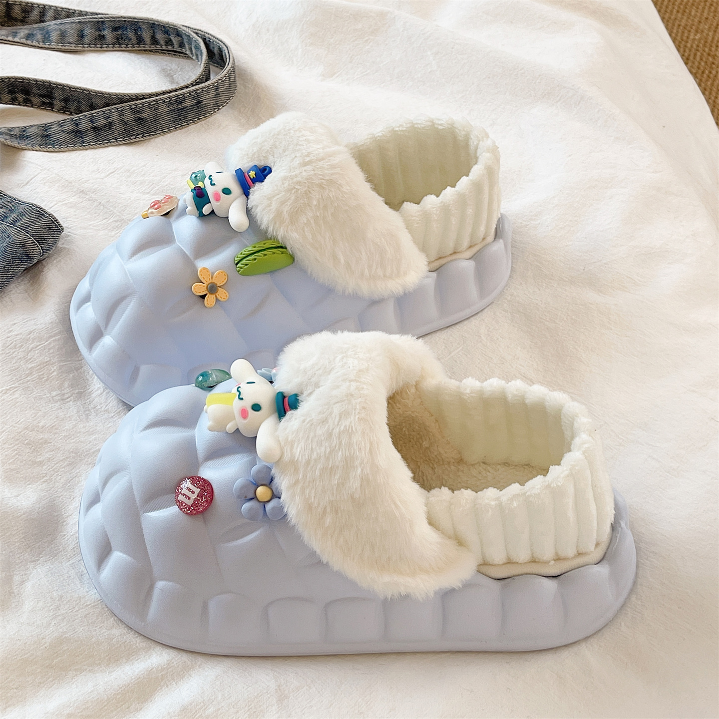 俏绘可爱大耳狗防水包跟棉拖鞋