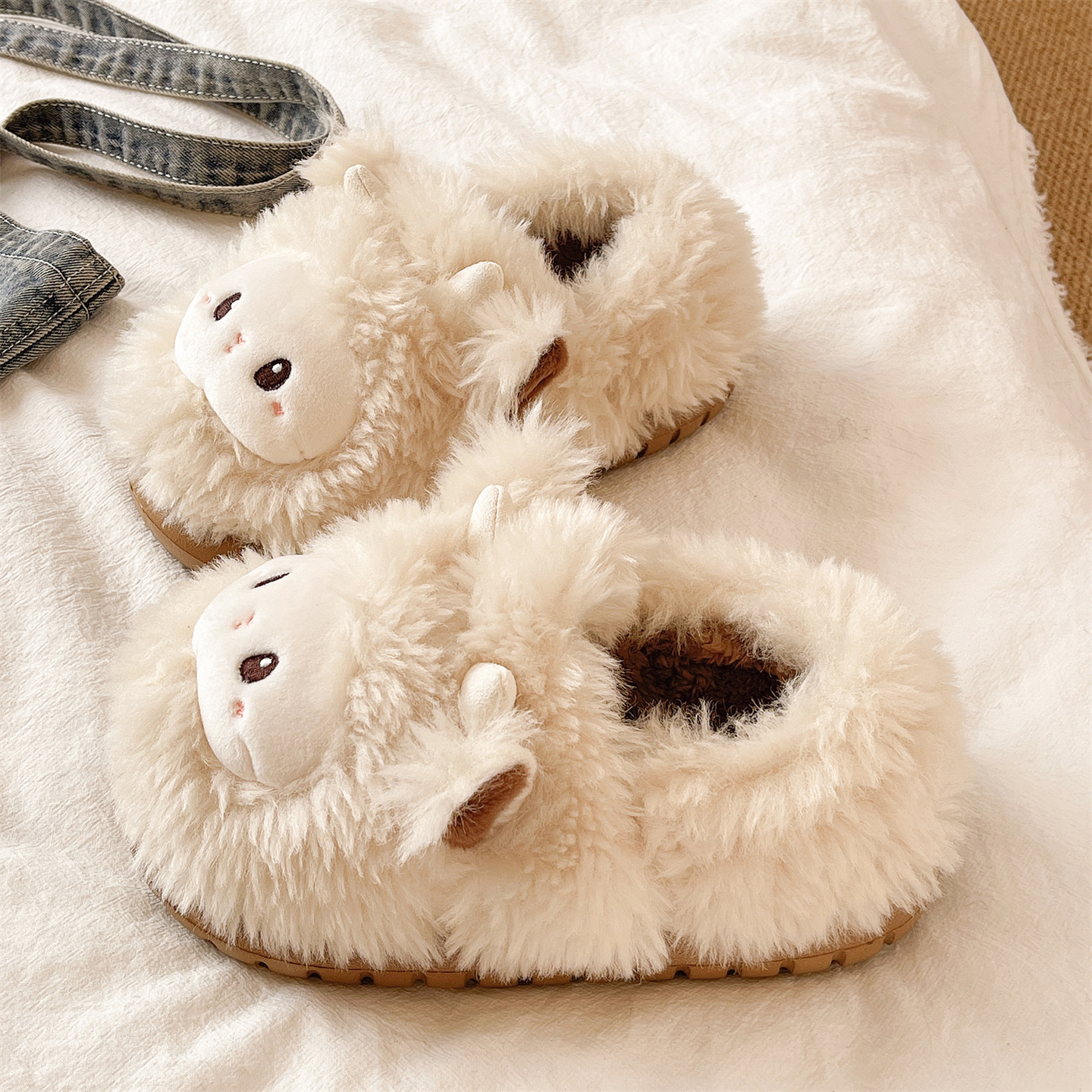 俏绘可爱小羊厚底保暖包跟棉拖鞋