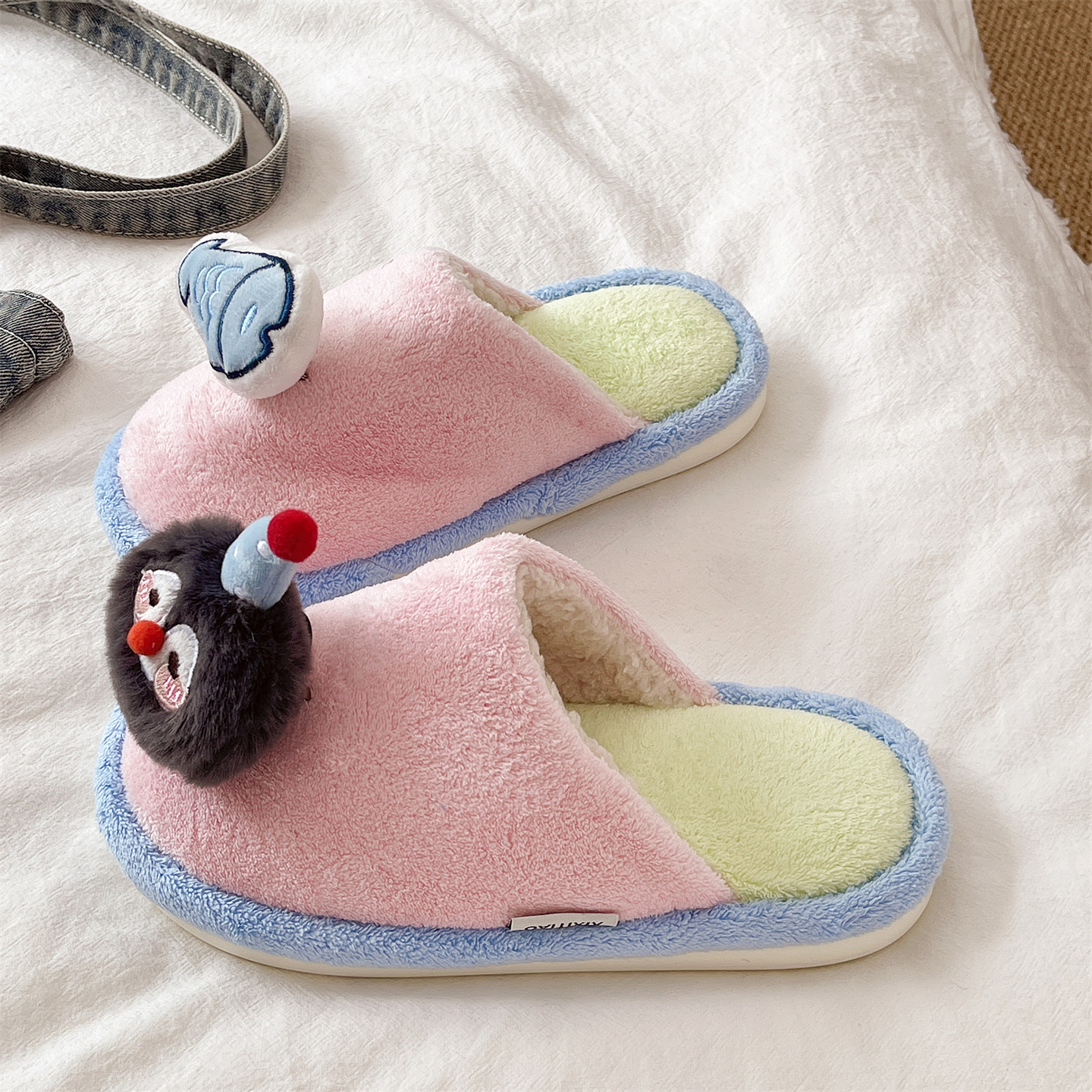 俏绘可爱企鹅小鱼软底保暖棉拖鞋