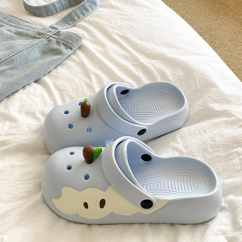 外穿洞洞鞋女夏季2026新款室内居家防滑厚底可爱红苹果包头凉拖鞋