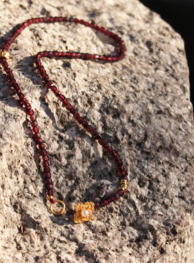 三青山房女款水晶镀金设计手链