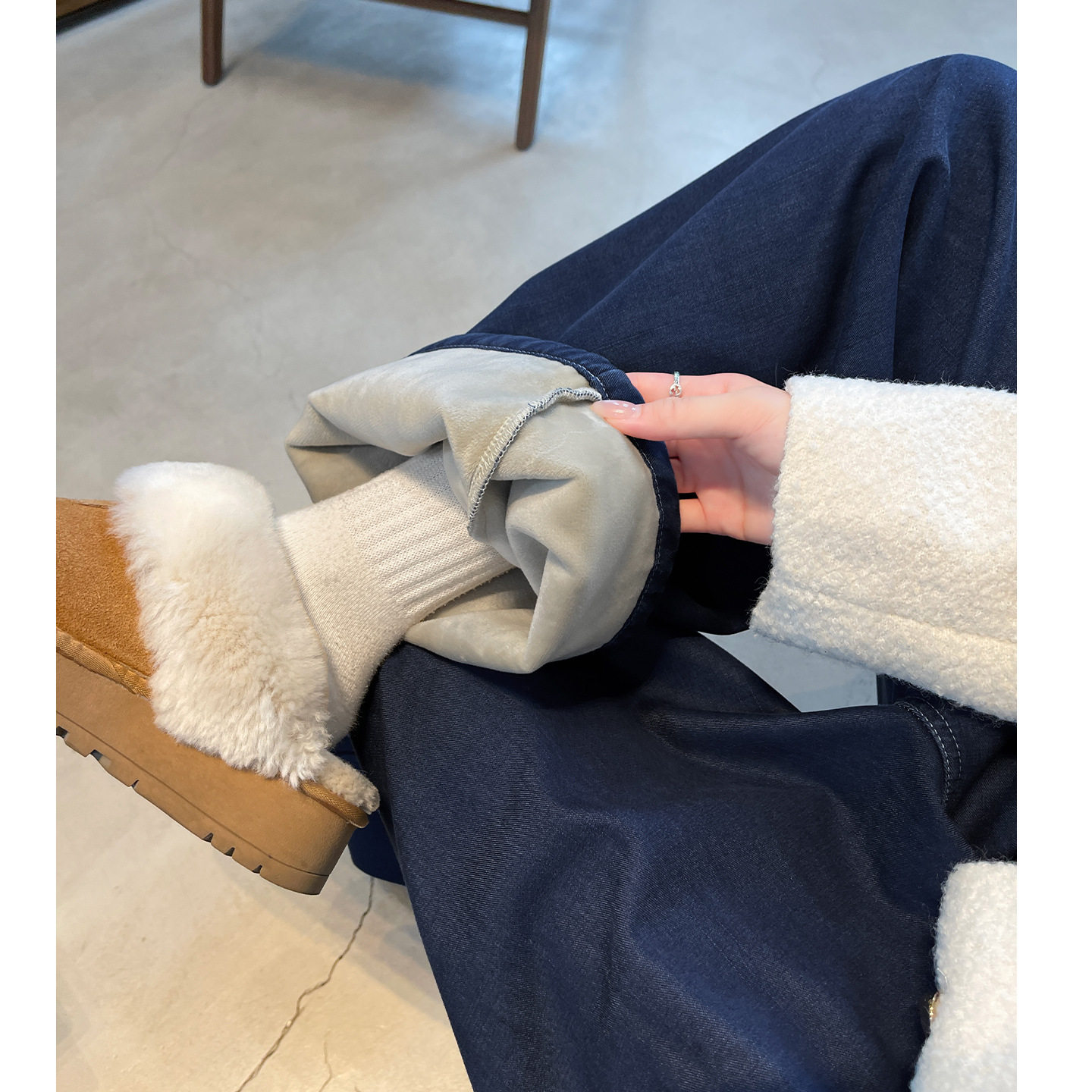 加绒牛仔裤女2025新款秋冬季阔腿宽松小个子大码显瘦窄版直筒裤子